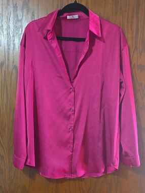 !it jeans Women's Hot Pink Button-Down Shirt